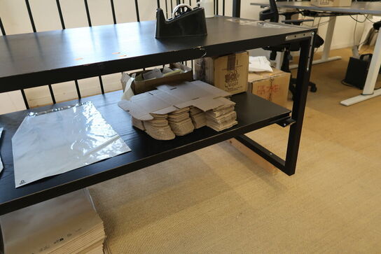 Bord med div. Pakkeemballage