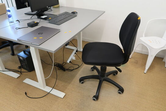 Kontorstol samt el. hæve/sænke skrivebord