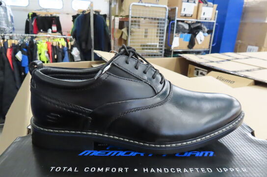 Skridsikker sko SKECHERS str. 43