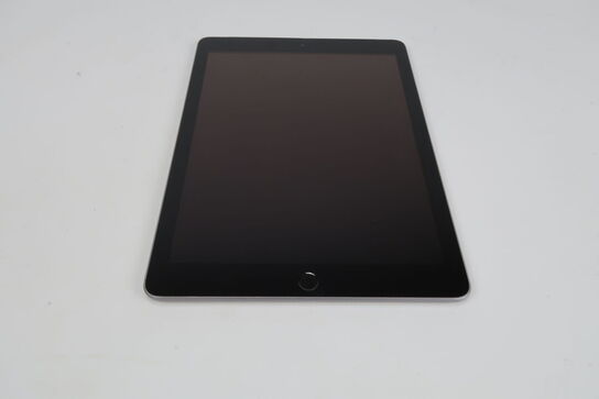 Apple iPad 6th Gen Wi-Fi+Cellular 128 GB