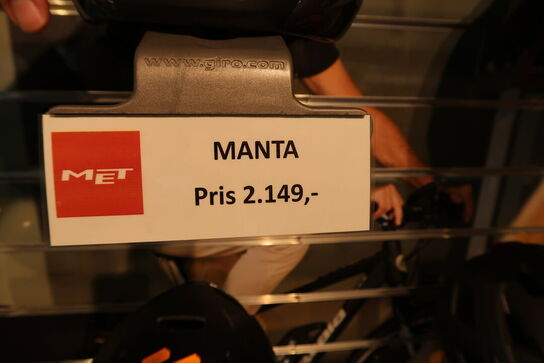 Cykelhjelm MET M133 Manta Mips str. M
