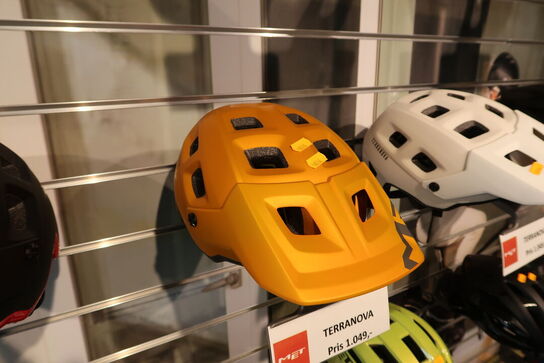 Cykelhjelm MET M124 Terranova Mips str. M