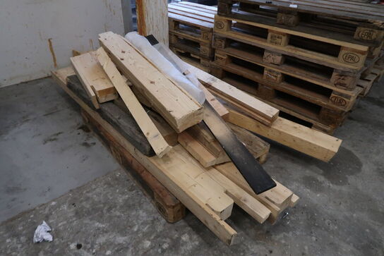 Stort parti paller & træ 