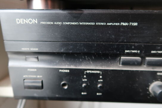 Sony / Denon anlæg med 2 højtalere 