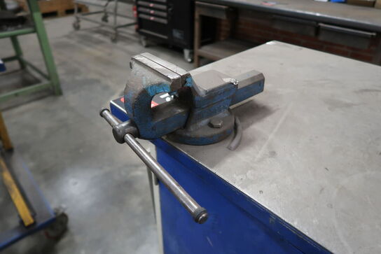 Værkstedsvogn med skruestik