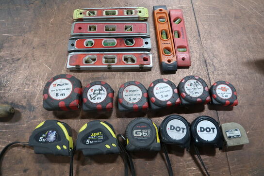 12 stk. Målebånd & 6 stk. Vaterpas 