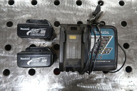 Makita lader & 2 stk. Makita batterier 3.0 Ah, 18V