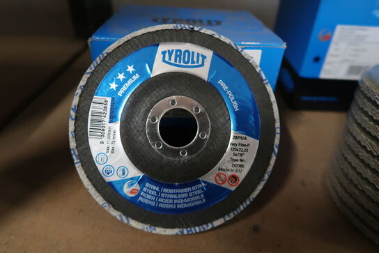 4 stk. Stålreoler med indhold