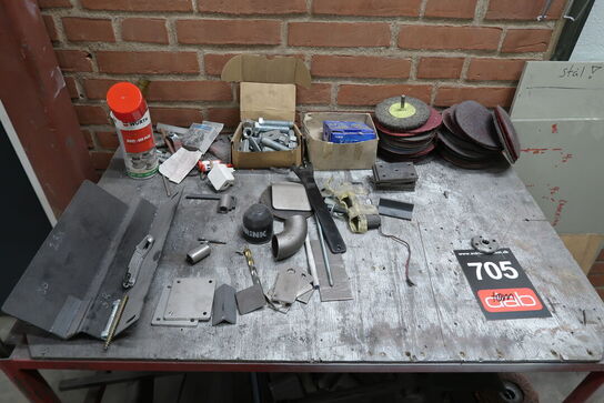 Arbejdsbord med indhold 