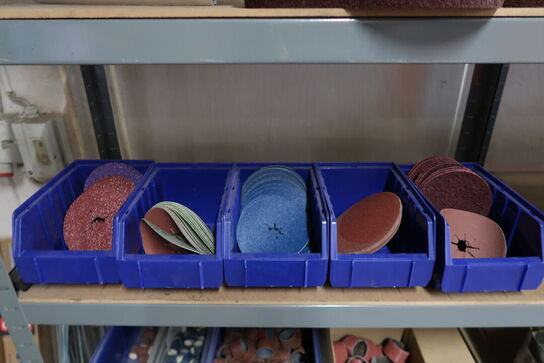 4 stk. Stålreoler med indhold