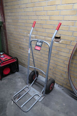 Sækkevogn med udfaldsrampe, Ravendo 