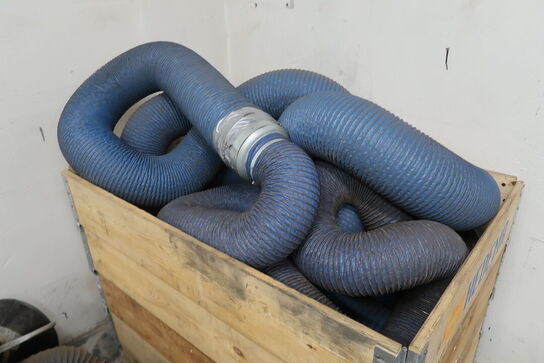 Udsugningsarm samt diverse slanger 