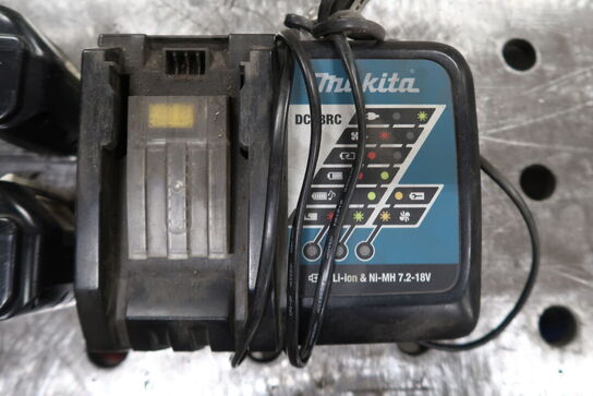 Makita lader & 2 stk. Makita batterier 3.0 Ah, 18V