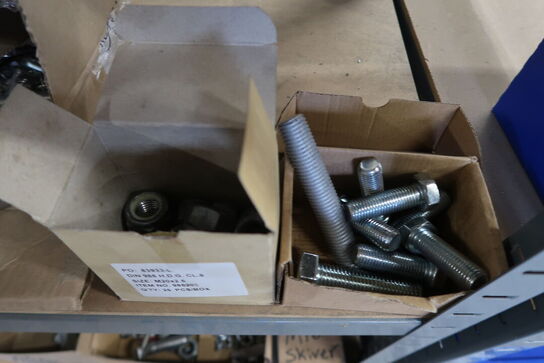 2 stk. Stålreoler med indhold 