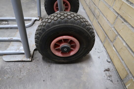 Sækkevogn med udfaldsrampe, Ravendo 