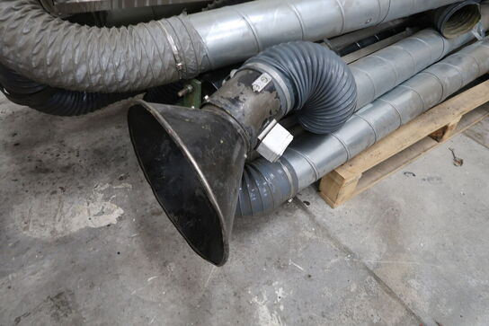 Udsugningsarm samt diverse slanger 