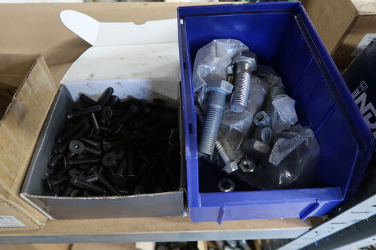 2 stk. Stålreoler med indhold 