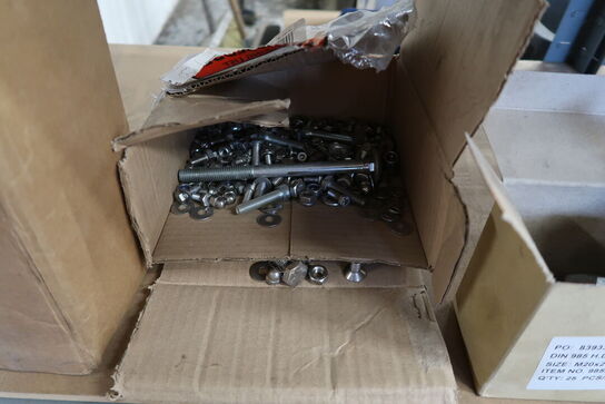 2 stk. Stålreoler med indhold 