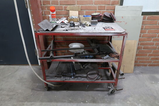 Arbejdsbord med indhold 