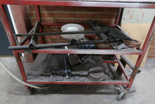 Arbejdsbord med indhold 