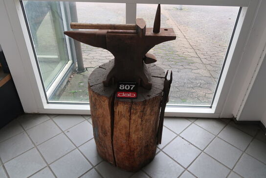 Armbolt med værktøj 