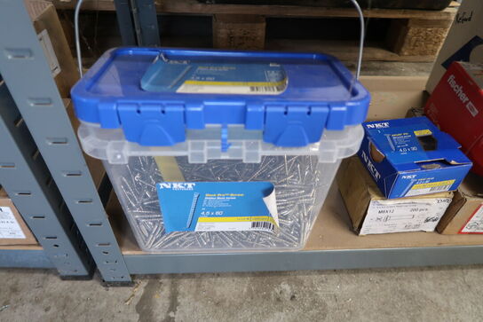 2 stk. Stålreoler med indhold 