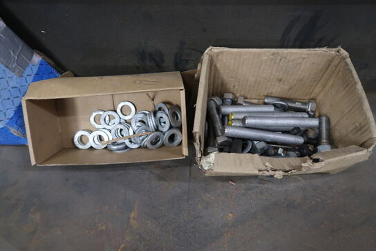 Arbejdsbord med skuffer & værkstedstavle 