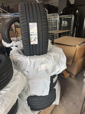4 stk. MICHELIN PILOT SPORT 4 SUV