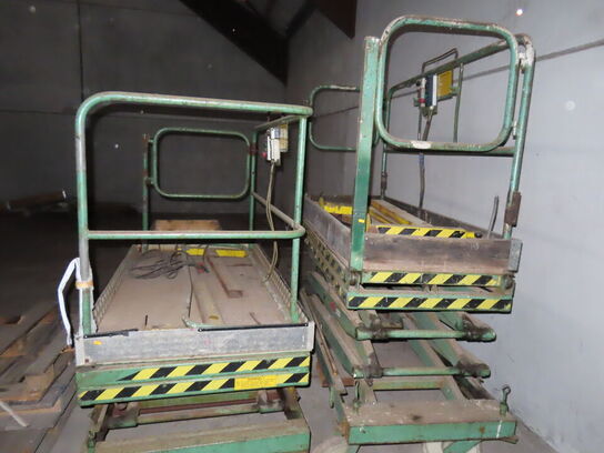 2 stk. sakselifte (stand ukendt)