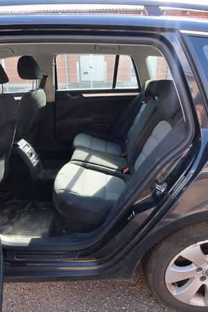 Personbil SKODA Superb Combi 1.6 TDI 105 HK St.