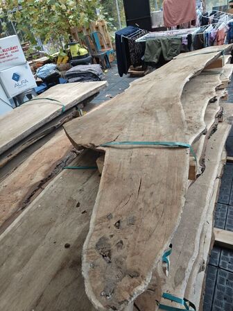 1 stk. Egetræsplanke str. 230 x 65 / 45 x 5