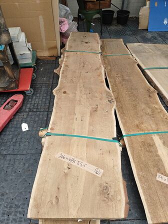 1 stk. Egetræsplanke str. 266 x 61 / 55 x 5,5