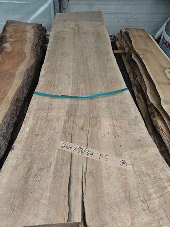 1 stk. Egetræsplanke str. 260 x 88 / 67 x 5