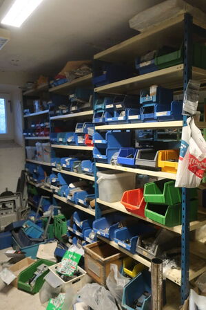 3 fag reoler inkl. indhold (se billeder)