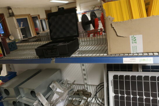 2 fag salgsreoler inkl. indhold (se billeder)