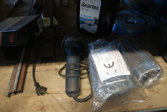 2 stk. reoler inkl. indhold (se billeder)