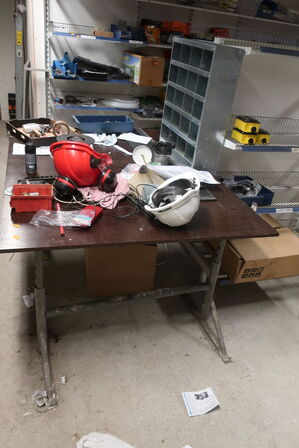 Murerbukke/bord inkl. indhold