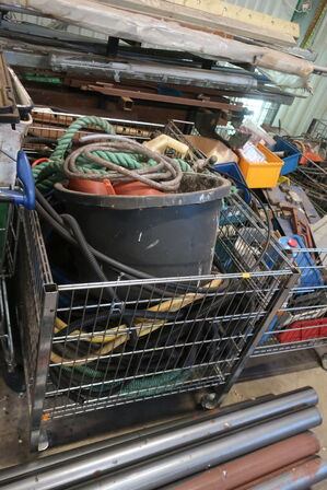 4 stålbure inkl. indhold