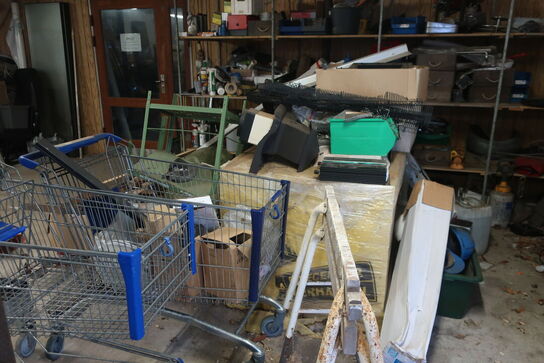 Div. træ, indkøbsvogne, reb m.v. (se billeder)