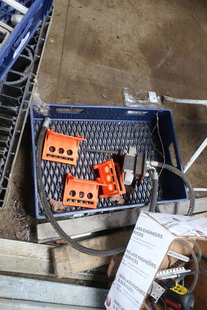 Indkøbsvogn inkl. indhold samt div. (se billeder)