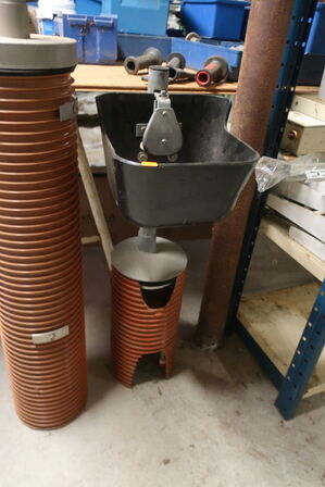 Foder/vanddispensere