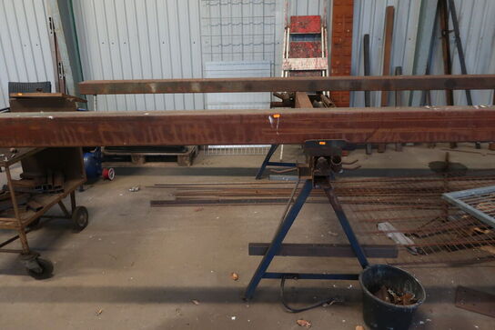 Div. metalemner (påbegyndt chassis, rionet, emner på gulv)