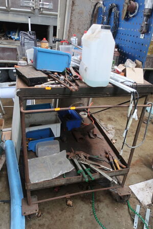 Værktøjsbord inkl. indhold