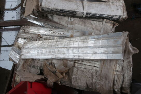 Div. ældre forsyninger til strømhegn