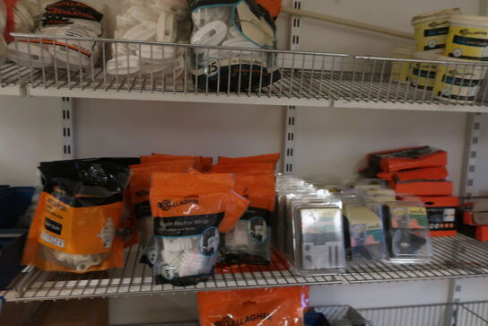 5 fag reoler inkl. indhold (hegnstilbehør m.v.) (se billeder)