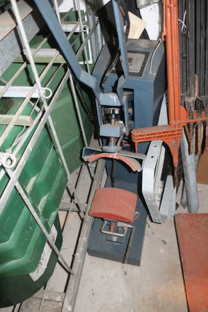 Div. hegnsmateriale, tekstilpresse m.v.