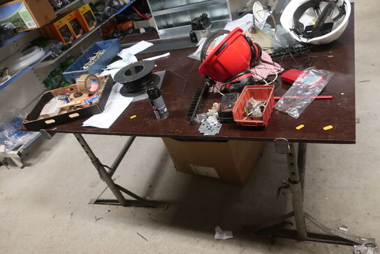 Murerbukke/bord inkl. indhold