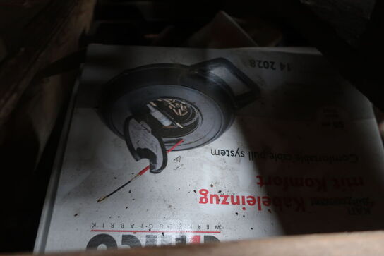 3 paller m. div. indhold (se billeder)