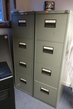 2 stk. arkivskabe i stål