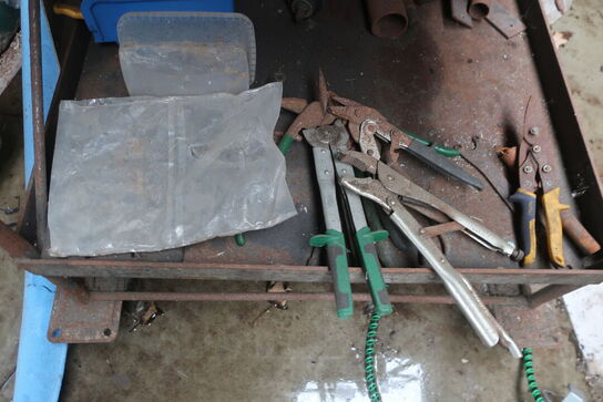 Værktøjsbord inkl. indhold